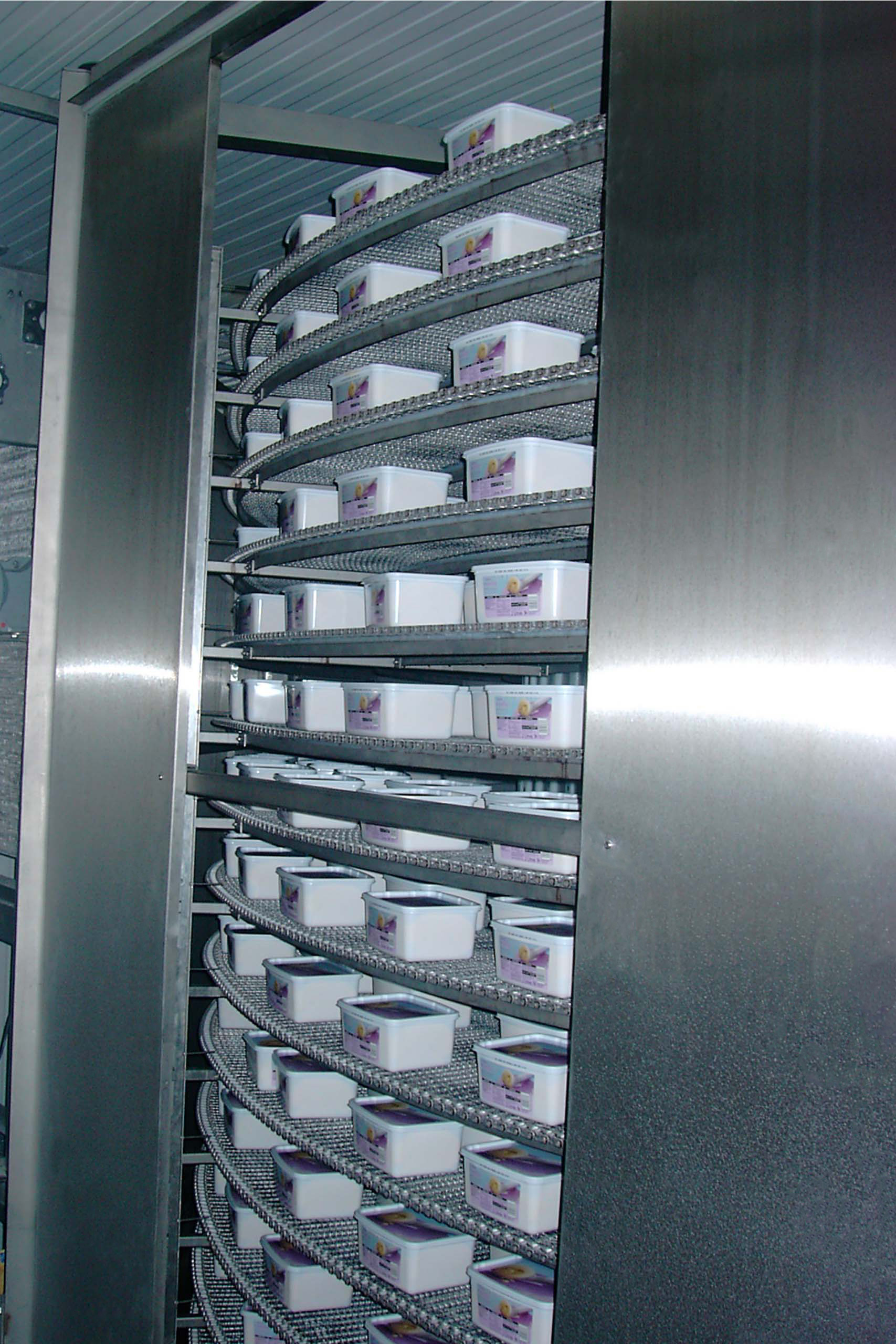 Freezing ice cream in spiral freezer